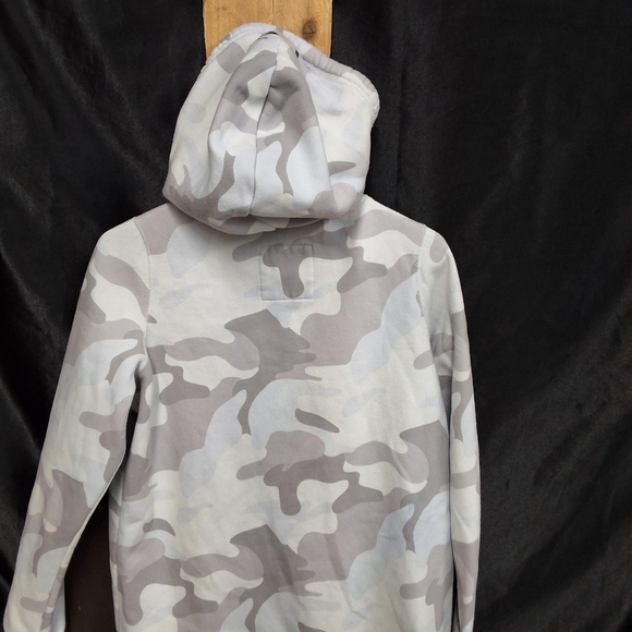 Hollister Beige Hoodie*has flaws* (see pics) price reduced for flaws - Picture 11 of 11